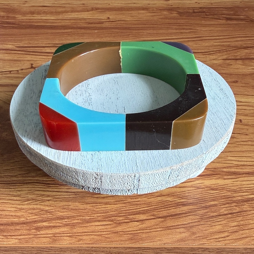 Vintage Bundle of 4 Colorful Resin & Acrylic Bangles - Picture 5 of 8